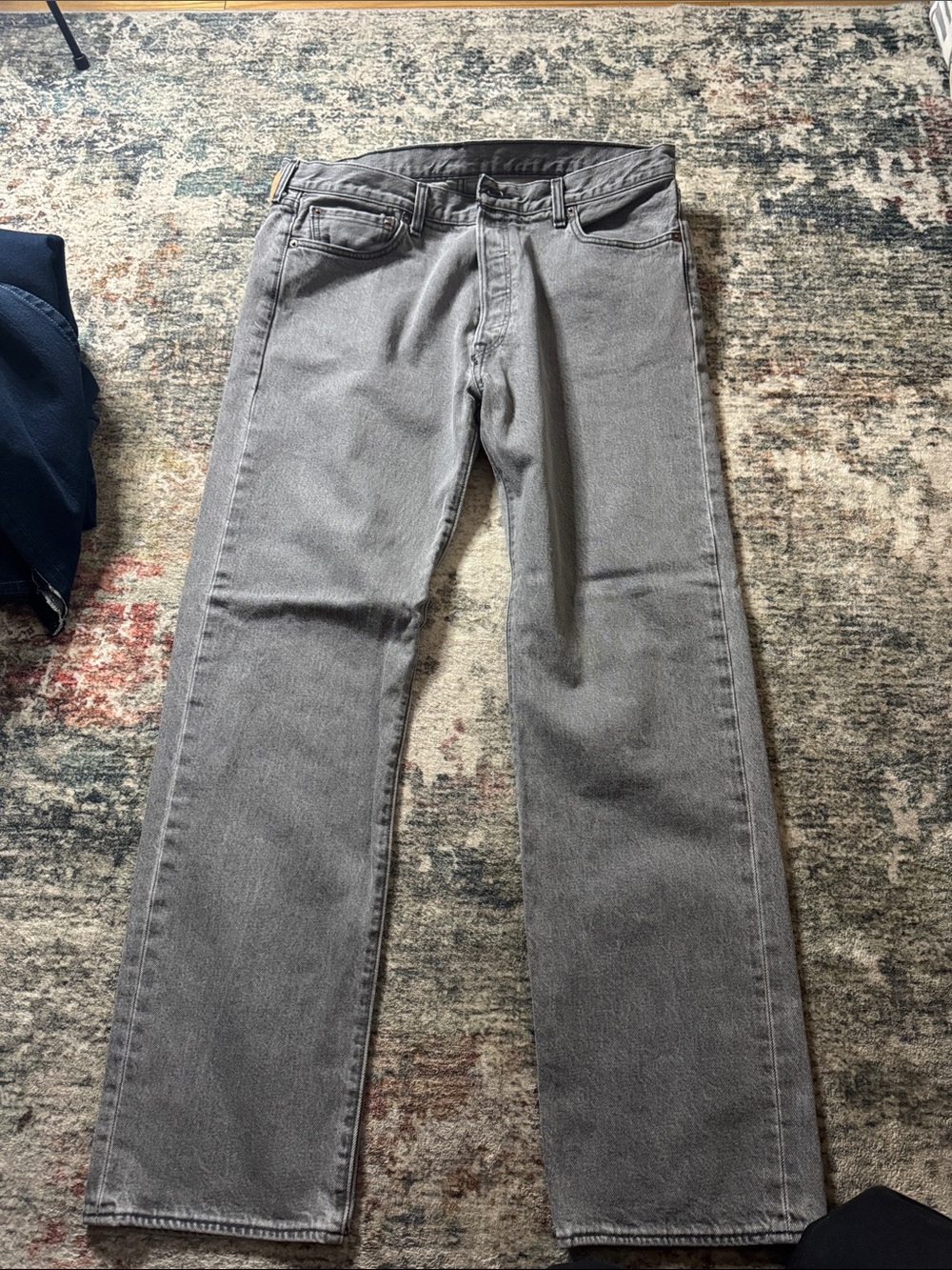 Levi's Men's Gray Straight-Leg Jeans